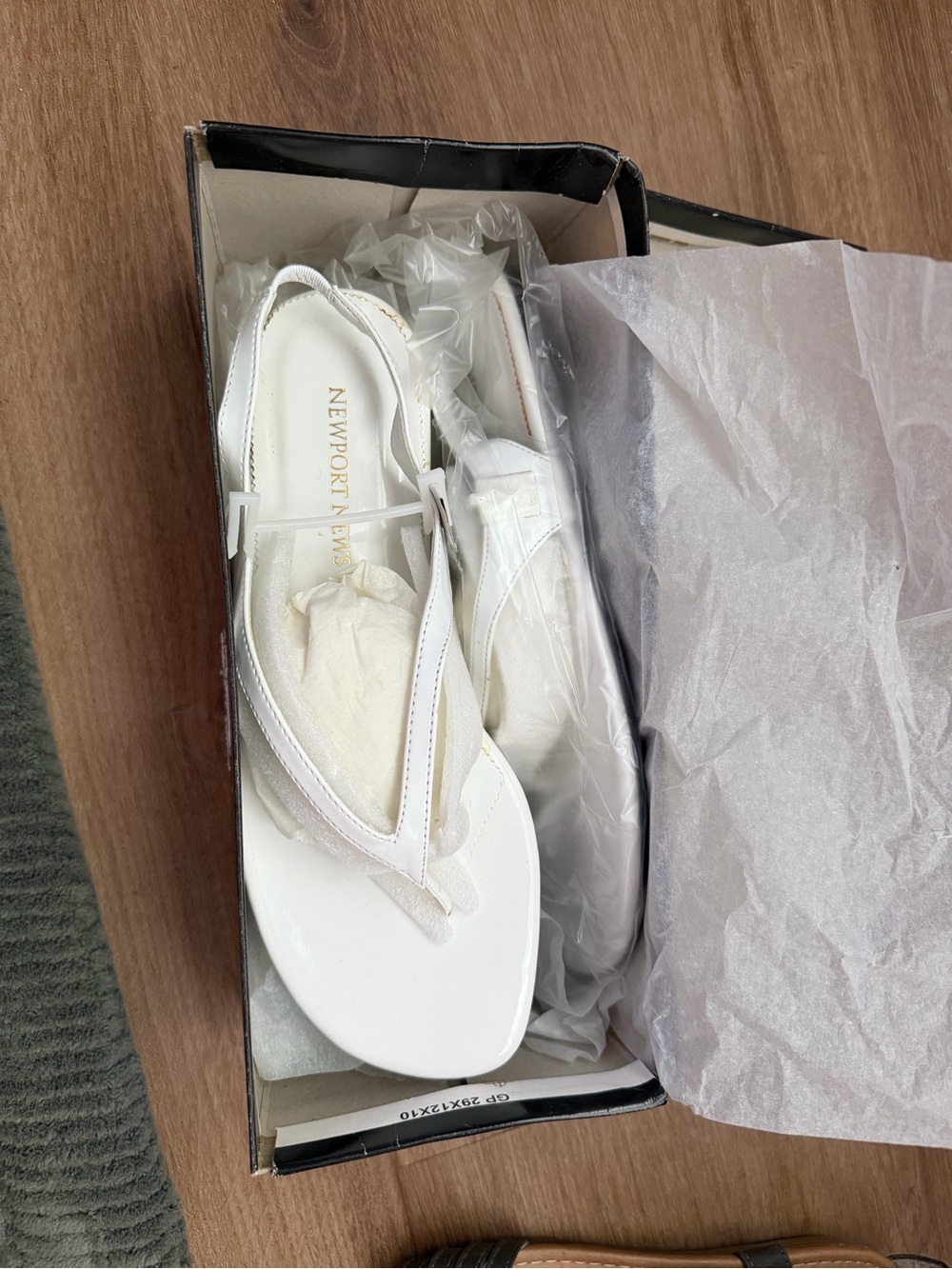 Newport News White Leather Thong Sandals